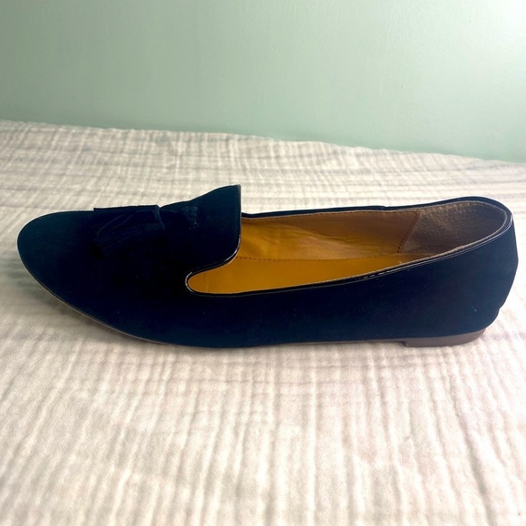Women's J Crew Black Leather Loafers With Tassels Size 8 Flats Slip On - Picture 2 of 15